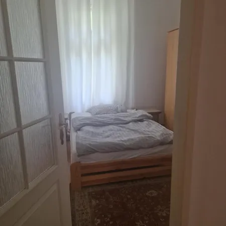Nad Sveikem דירה *